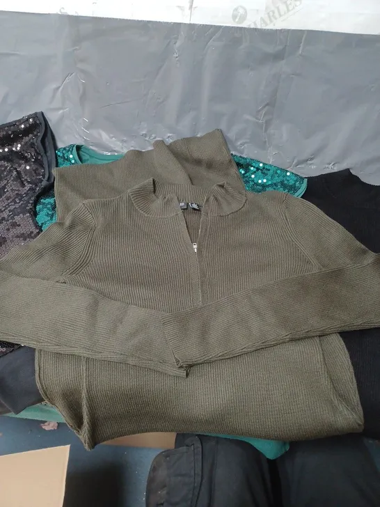 BOX OF APPROXIMATELY 6 ASSORTED PIECES OF CLOTHING IN VARIOUS STYLES, SIZES, AND BRANDS 