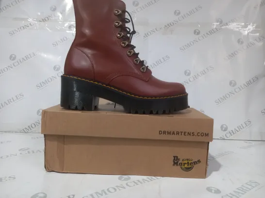 BOXED PAIR OF DR MARTENS LEONA BOOTS IN TAN UK SIZE 7