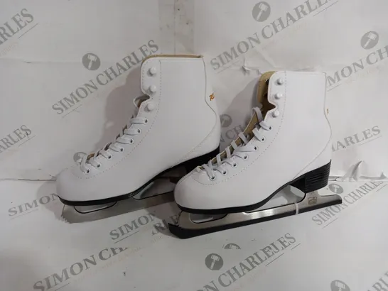 ROCES FIXED SIZE ICE SKATE - 3.5UK 