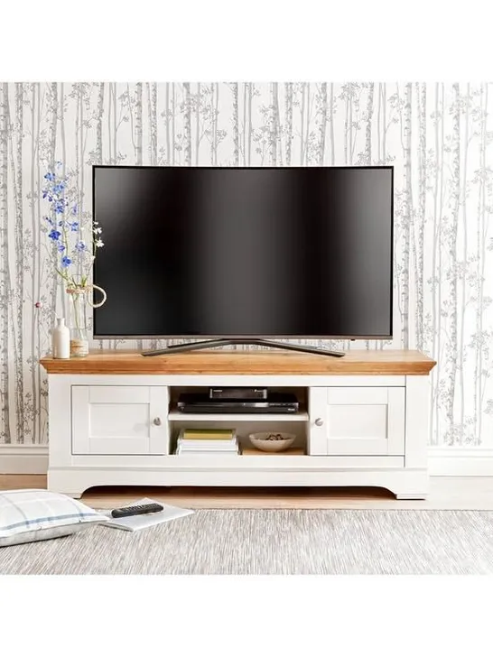 BOXED IDEAL HOME WILTSHIRE CREAM AND OAK EFFECT 2 DOOR TV UNIT (1 BOX) RRP £359