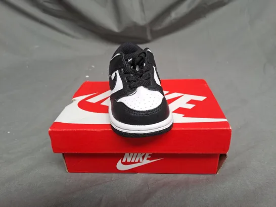 BOXED PAIR OF NIKE DUNK LOW SHOES IN WHITE/BLACK SIZE 2.5