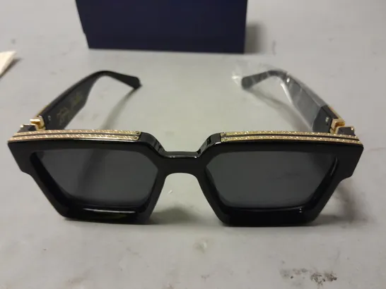 LOUIS VUITTON CHUNKY FRAMED GLASSES IN CASE