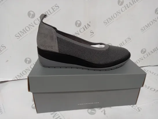 BOXED VIONIC JACEY SLIP-ON SHOES IN GREY SIZE 6