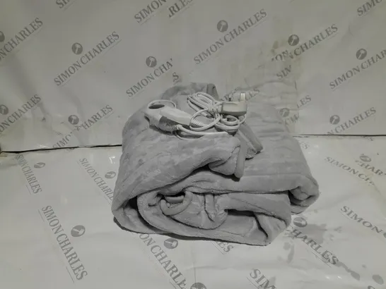 COZEE HOME VELVETSOFT HEATED THROW IN LIGHT GREY