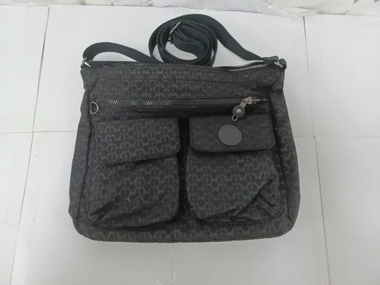 KIPLING SHOULDER BAG IN BLACK 