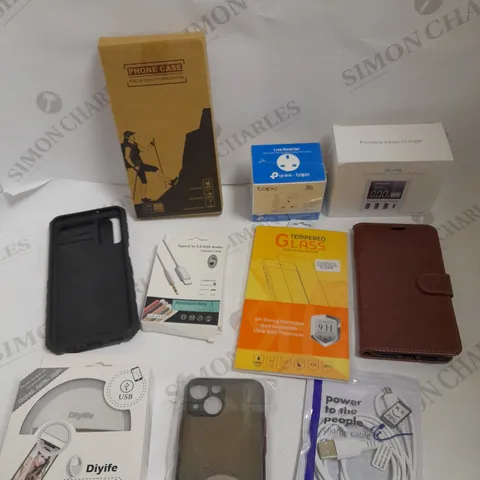 BOX OF APPROXIMATELY 30 ASSORTED PHONE/TABLET ACCESSORIES TO INCLUDE PORTABLE TRAVEL CHARGER, SELFIE RING LIGHT, CHARGING CABLES ETC