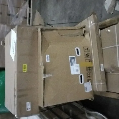 PALLET OF ASSORTED BATHROOM FURNITURE TO INCLUDE A FREESTANDING BATH AND FREESTANDING VANITY AND BASIN SET