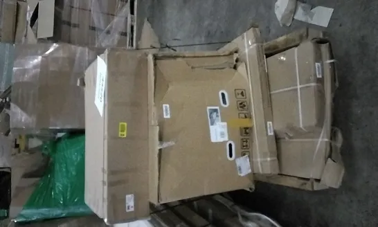 PALLET OF ASSORTED BATHROOM FURNITURE TO INCLUDE A FREESTANDING BATH AND FREESTANDING VANITY AND BASIN SET