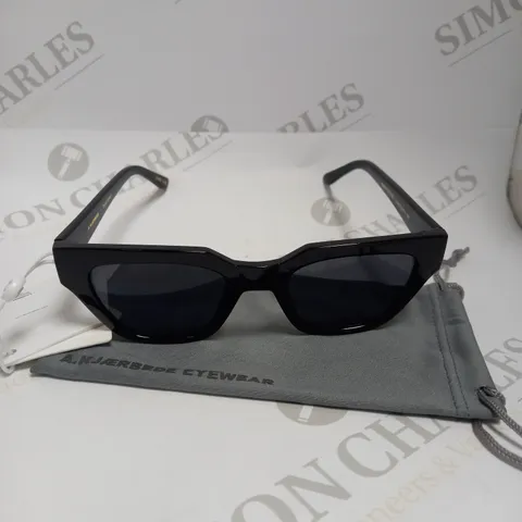 A.K.JAERBEDE KAW STYLE BLACK SUNGLASSES 