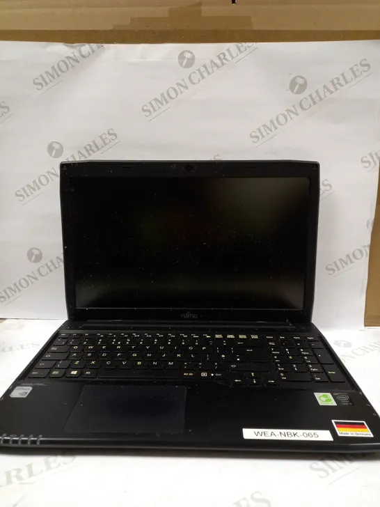 FUJITSU LIFEBOOK AH544 LAPTOP IN BLACK