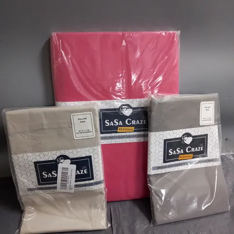 APPROXIMATELY 20 ASSORTED SASA CRAZE BEDDING ITEMSTO INCLUDE PILOW CASES, FITTED SHEETS, ETC