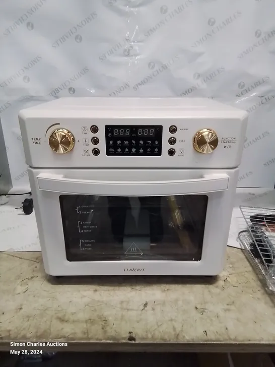 A BOXED 26L AIR FRYER WITH 14 PROGRAMMES 