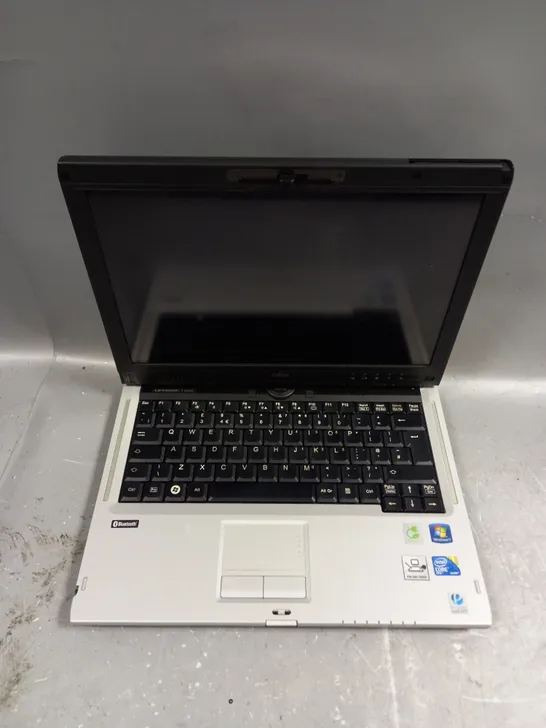 FUJITSU LIFEBOOK T900 LAPTOP IN BLACK/SILVER