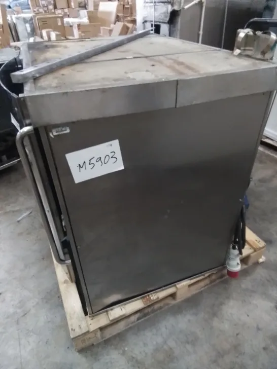 BKI COMMERCIAL SINGLE ROTISSERIE OVEN