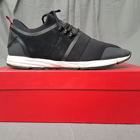 BOXED PAIR OF HUGO BOSS HYBRID RUNN TRAINERS IN BLACK UK SIZE 10