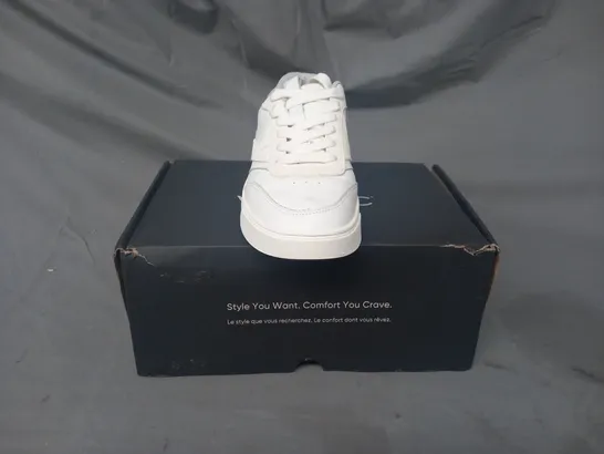 BOXED PAIR OF VIONIC REBEL TRAINERS IN WHITE SIZE 6.5