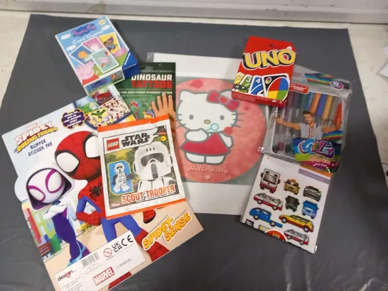 ASSORTED TOYS AND ACCESSORIES TO INCLUDE; PEPPA PIG CARD GAME, LEGO STAR WARS SCOUT TROOPER, UNO AND DINOSAUR TATOOS