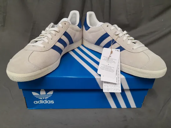 BOXED PAIR OF ADIDAS GAZELLE A-CLUB MANCHESTER UNITED CUSTOMIZED SHOES IN GREY/BLUE UK SIZE 8.5