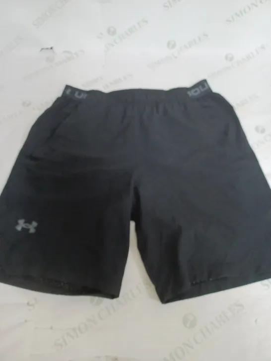 UNDER ARMOUR BLACK STRECH PANTS - MEDIUM