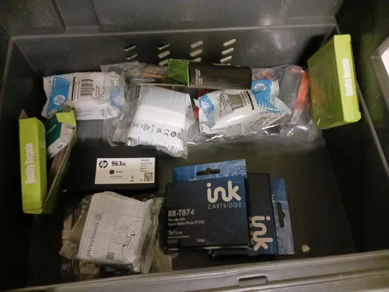 LOT OF ASSORTED PRINTER CARTRIDGES TO INCLUDE HP, KODAK AND EPSON