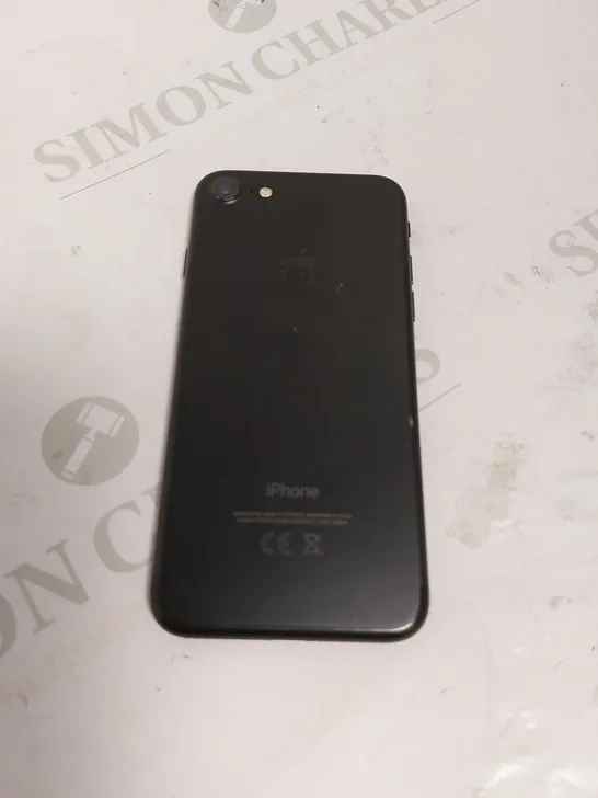 APPLE IPHONE 7 (A1778)