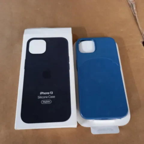 IPHONE 13 SILICONE CASE IN BLUE