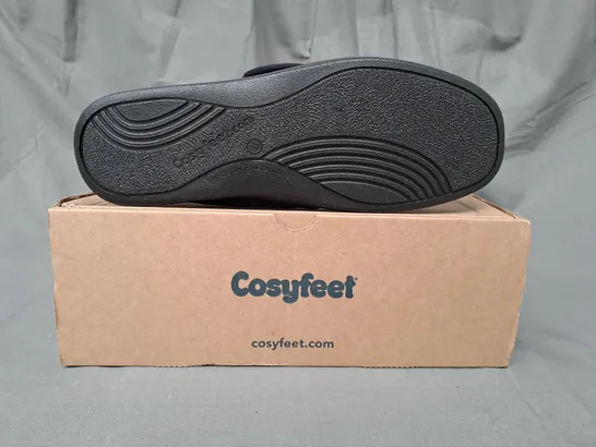 BOXED PAIR OF COSYFEET SLIPPERS IN BLACK UK SIZE 7