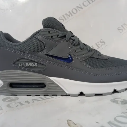 PAIR OF NIKE AIR MAX SHOES IN GREY/BLUE UK SIZE 10