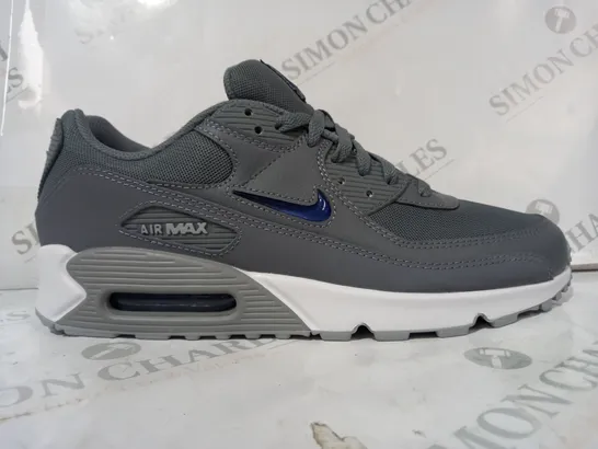 PAIR OF NIKE AIR MAX SHOES IN GREY/BLUE UK SIZE 10