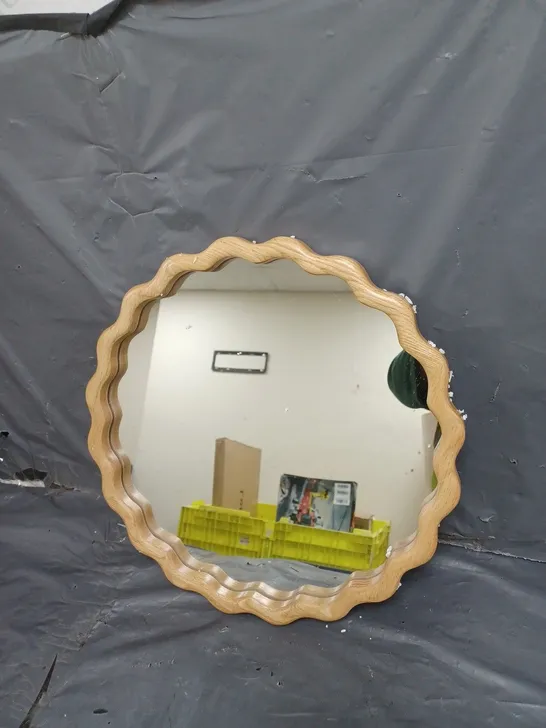 SQUIGGLE WOODEN CIRCLE MIRROR