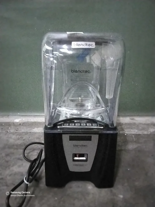 BLENDTEC COMMERCIAL BLENDER