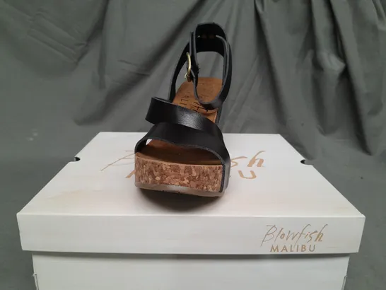 BOXED PAIR OF BLOWFISH MALIBU WEDGE OPEN TOE SANDALS IN BLACK - SIZE 6