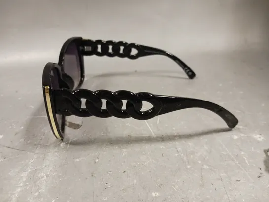 RIVER ISLAND ARM CATEYE SUNGLASSES 