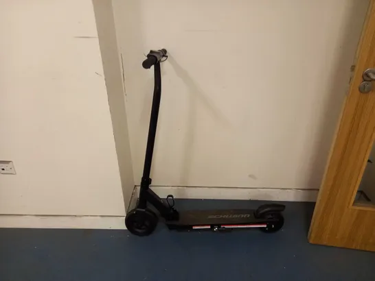 SCHWINN TONE YOUTH/ADULT ELECTRIC SCOOTER