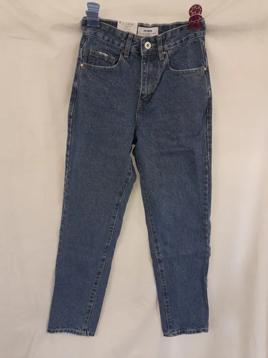 BOX OF APPROX 20 COTTON:ON MOM JEANS - COOGEE BLUE SIZE 6 AUS