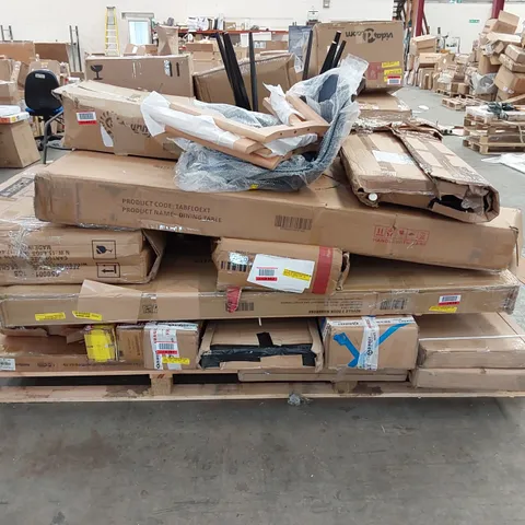 PALLET OF ASSORTED FURNITURE PARTS 