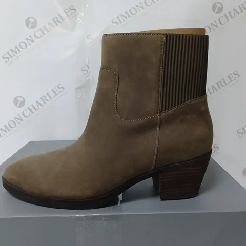 VIONIC SHANTELLE ANKLE BOOT STONE SIZE 5