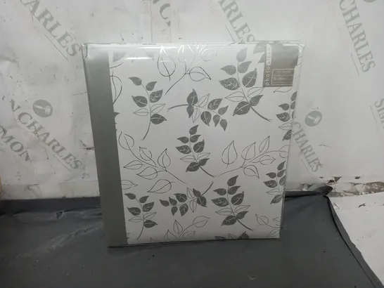 APPROXIMATELY 6 SILVER LEAF SLIP IN PHOYO ALBUMS