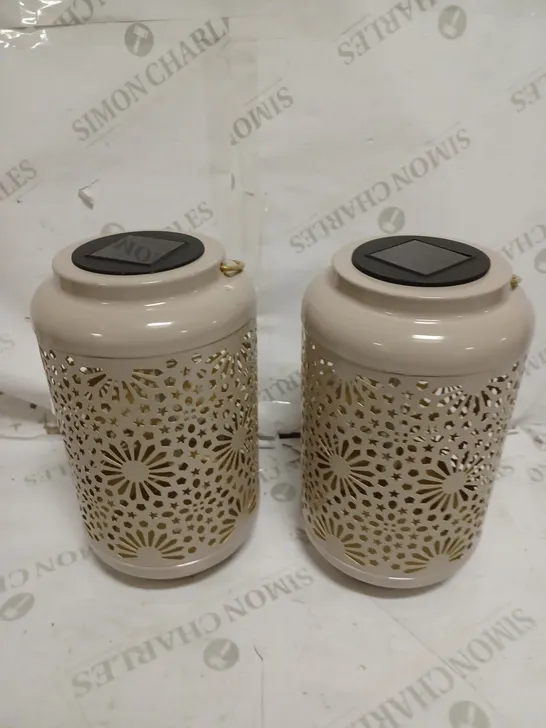 GARDEN REFLECTIONS SET OF 2 PATTERNED SOLAR LANTERNS, FLOWER