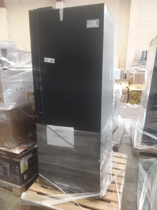 HISENSE FREESTANDING CROSS DOOR FRIDGE FREEZER BLK