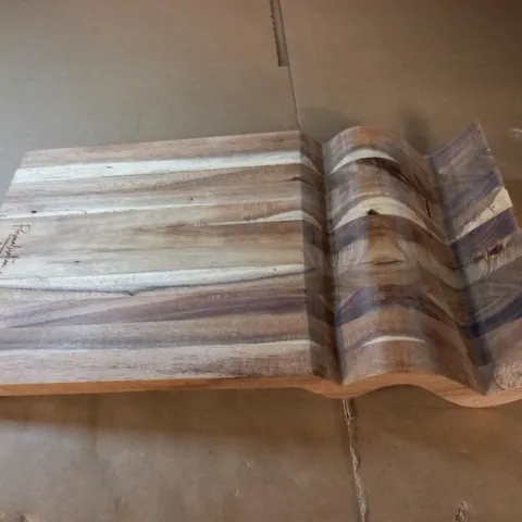 CURVED WOODEN CHOPPING BLOCK