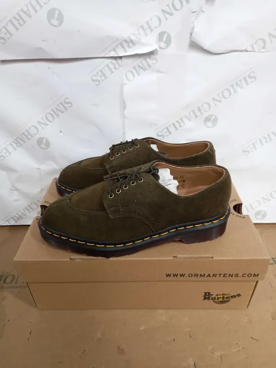 BOXED PAIR OF REPELLO CALF SUDED DR MARTENS SIZE 5