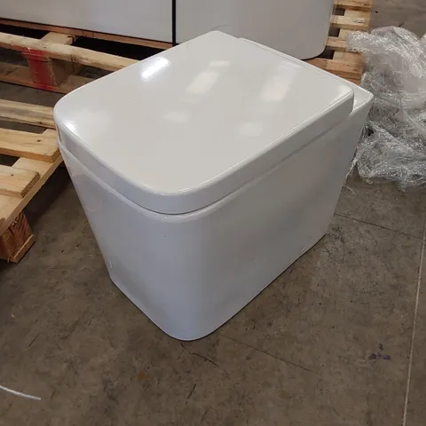 DESIGNER TOILET BASIN WITH SEAT 