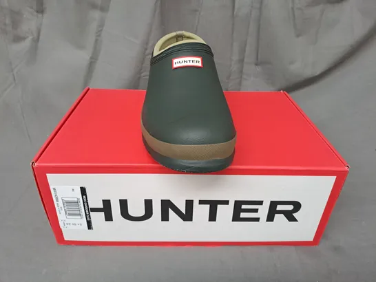 BOXED PAIR OF HUNTER MEN'S GARDENING CLOGS IN GREEN UK SIZE 9