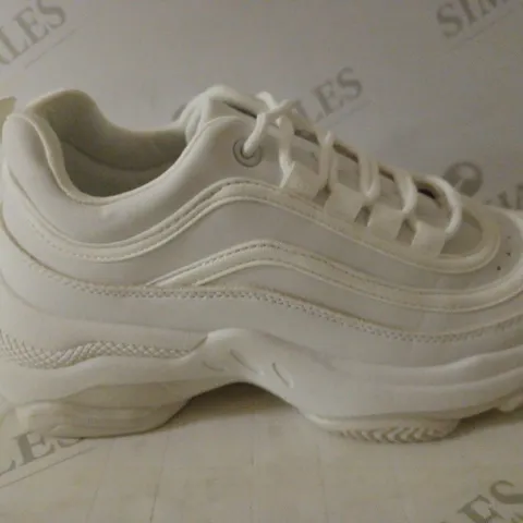 BOXED PAIR OF KOI WOMEN'S EXTRA CHUNKY WHITE TRAINERS SIZE 6