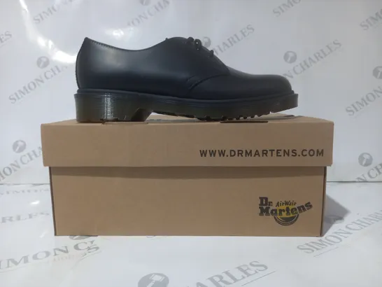 BOXED PAIR OF DR MARTENS 1461 PW LACE UP SHOES IN BLACK UK SIZE 5