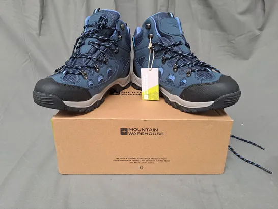 BOXED PAIR OF MOUNTAIN WAREHOUSE ADVENTURER WATERPROOF WALKING BOOTS IN NAVY UK SIZE 8