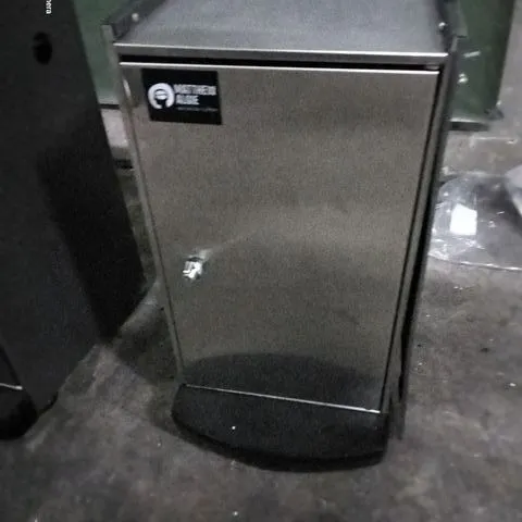 COMMERCIAL MILK FRIDGE 