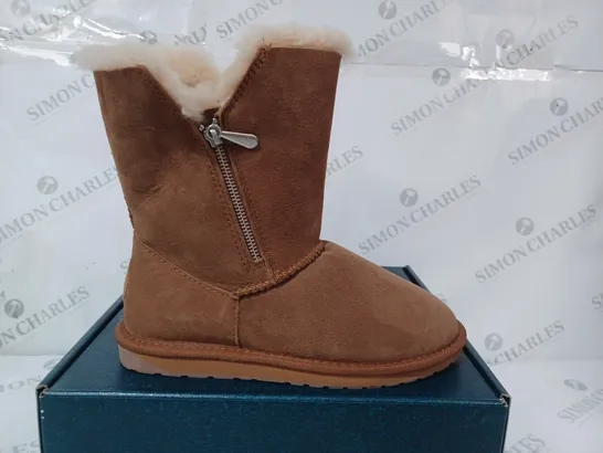 BOXED EMU ANKAA BOOTS, CHESTNUT - SIZE 6