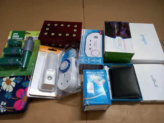 LOT OF ASSORTED HOUSEHOLD ITEMS TO INCLUDE CARBON MONOXIDE ALARM, LOCKABLE BOX AND TOTE BAG